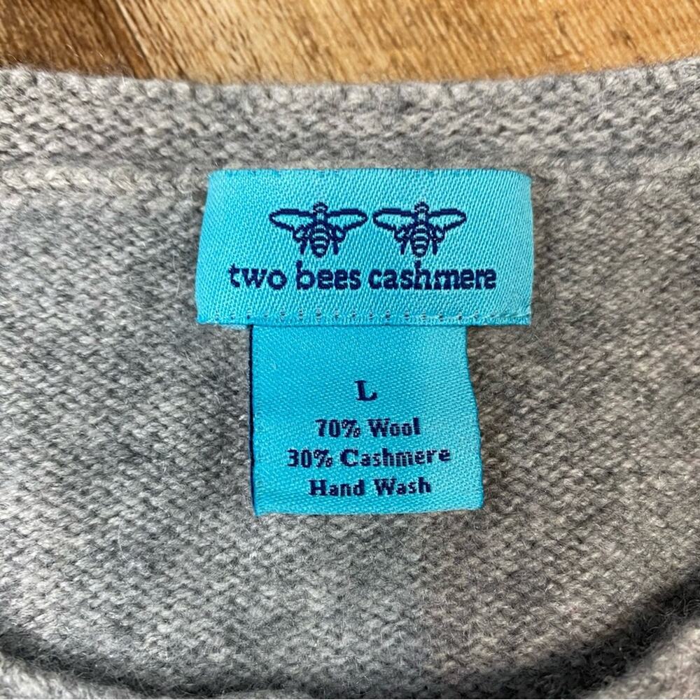 Two Bees Cashmere Wool Blend Sweater Size Large Gray Red Plaid Elbow Patches - Picture 6 of 7
